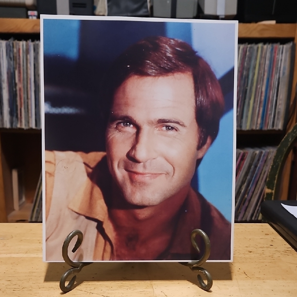 Buck Rogers In The 25Th Century Gil Gerard Smiling Pose In Tan Shirt